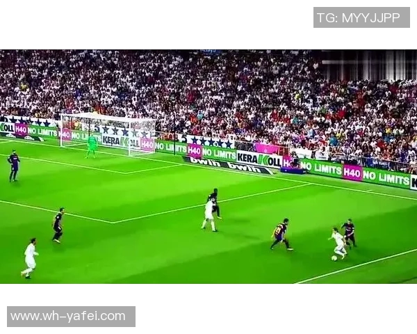 中场足球球星全名及其在足球史上的重要地位解析